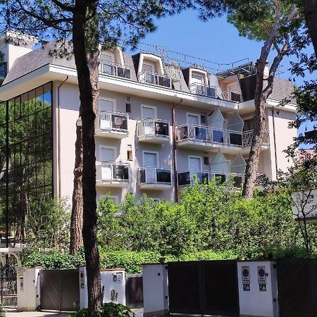 Hotel Arlecchino Милано Мартима Екстериор снимка