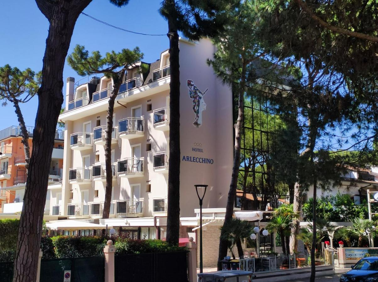 Hotel Arlecchino Милано Мартима Екстериор снимка