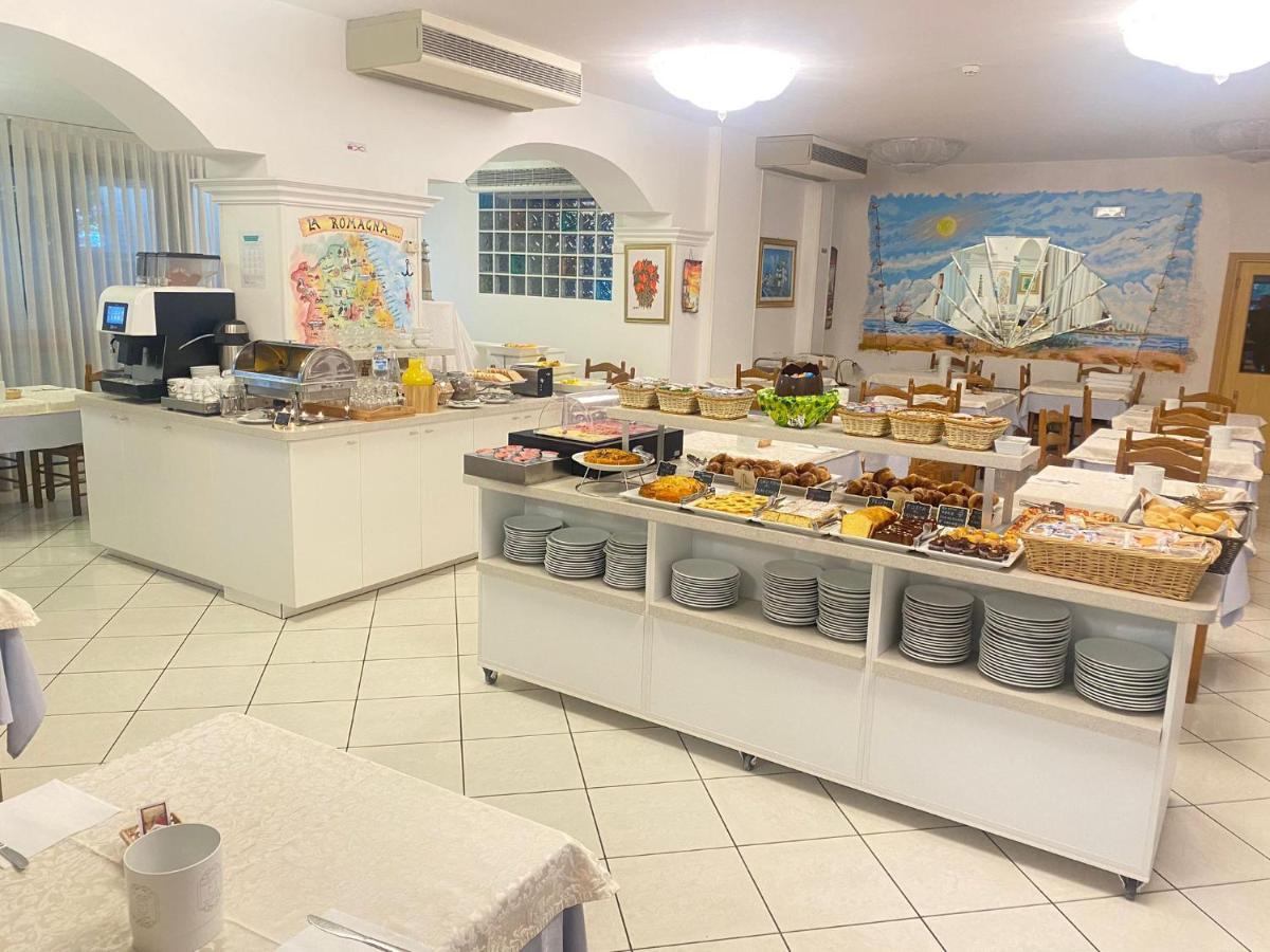 Hotel Arlecchino Милано Мартима Екстериор снимка