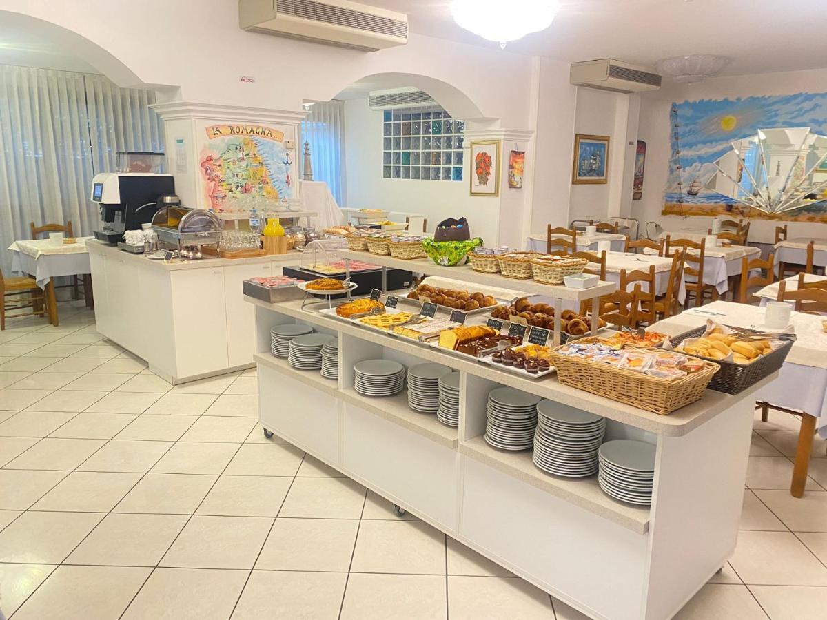 Hotel Arlecchino Милано Мартима Екстериор снимка