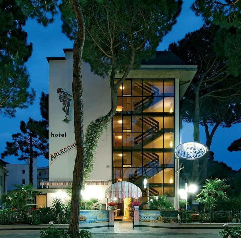 Hotel Arlecchino Милано Мартима Екстериор снимка