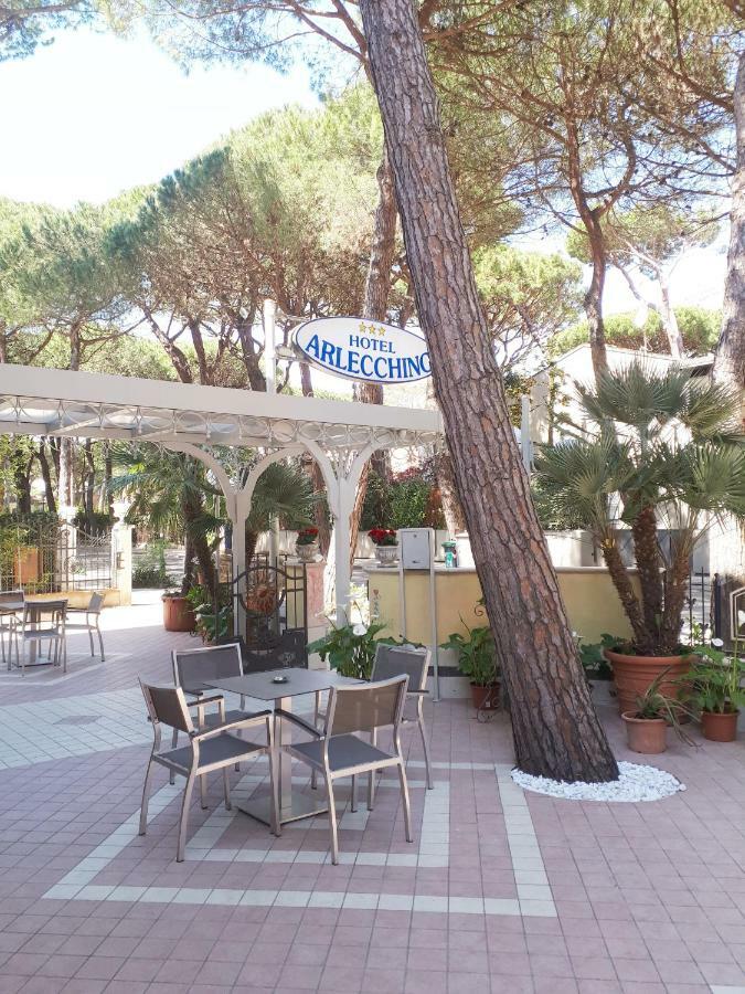 Hotel Arlecchino Милано Мартима Екстериор снимка